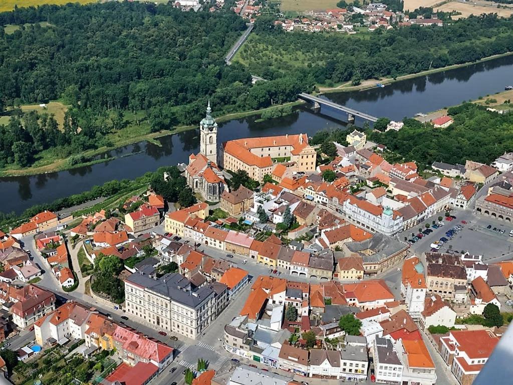 Dum V Podzamci Apartman Mělník Kültér fotó